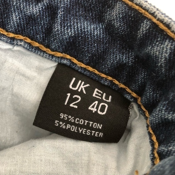 PrettyLittleThing Ripped Mom Jeans - Picture 7 of 12